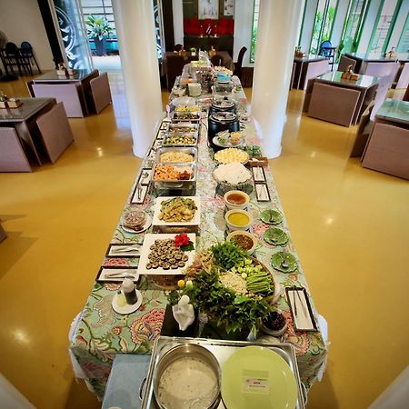 A-Te Chumphon Hotel - Sha Plus Extérieur photo