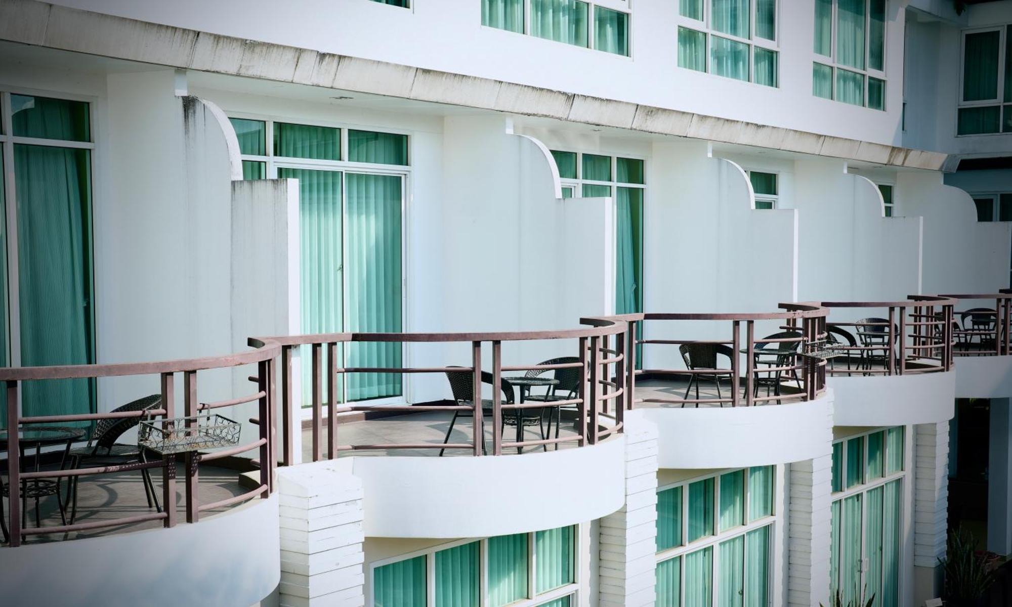 A-Te Chumphon Hotel - Sha Plus Extérieur photo