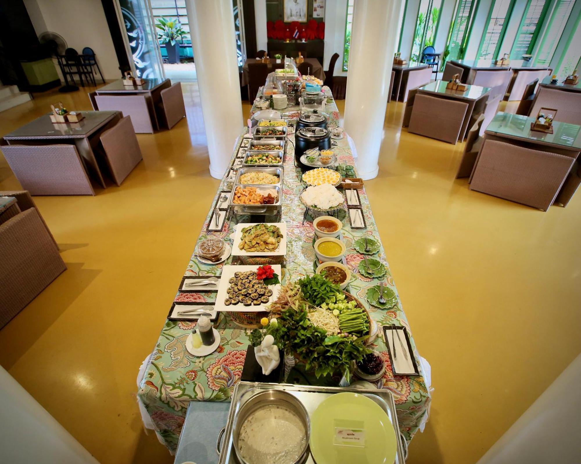 A-Te Chumphon Hotel - Sha Plus Extérieur photo