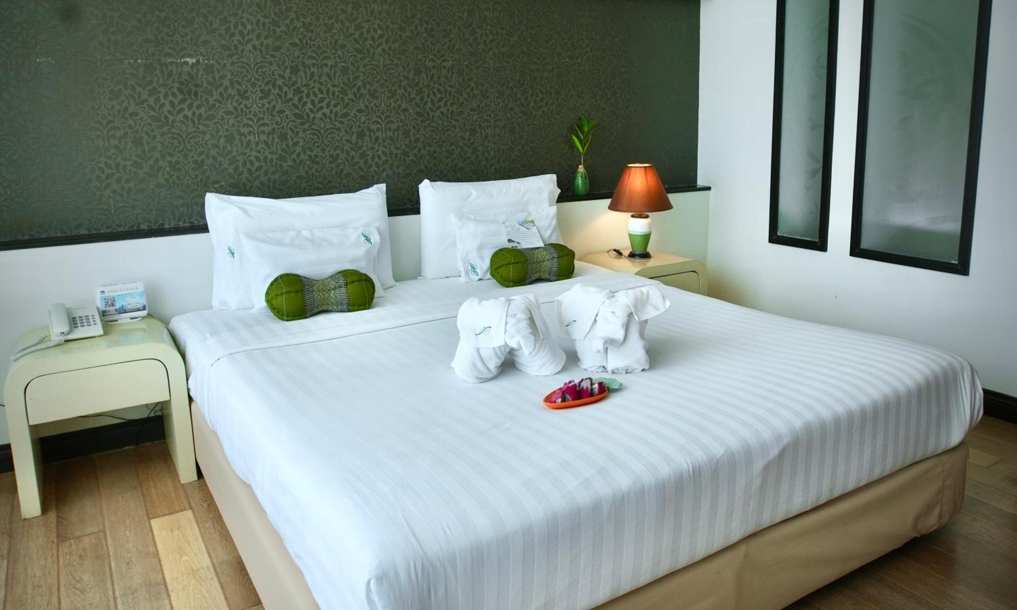 A-Te Chumphon Hotel - Sha Plus Extérieur photo