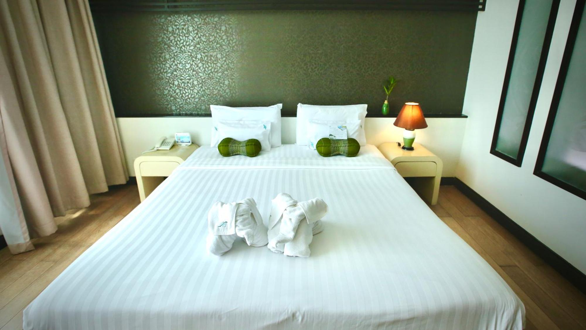 A-Te Chumphon Hotel - Sha Plus Extérieur photo