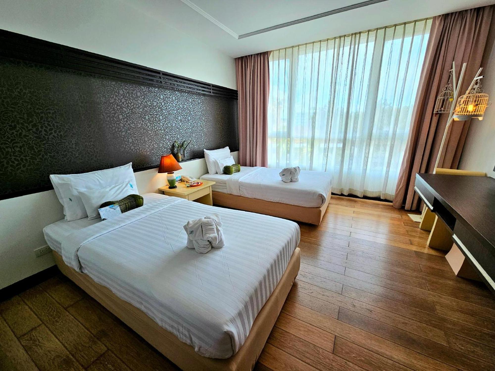 A-Te Chumphon Hotel - Sha Plus Extérieur photo
